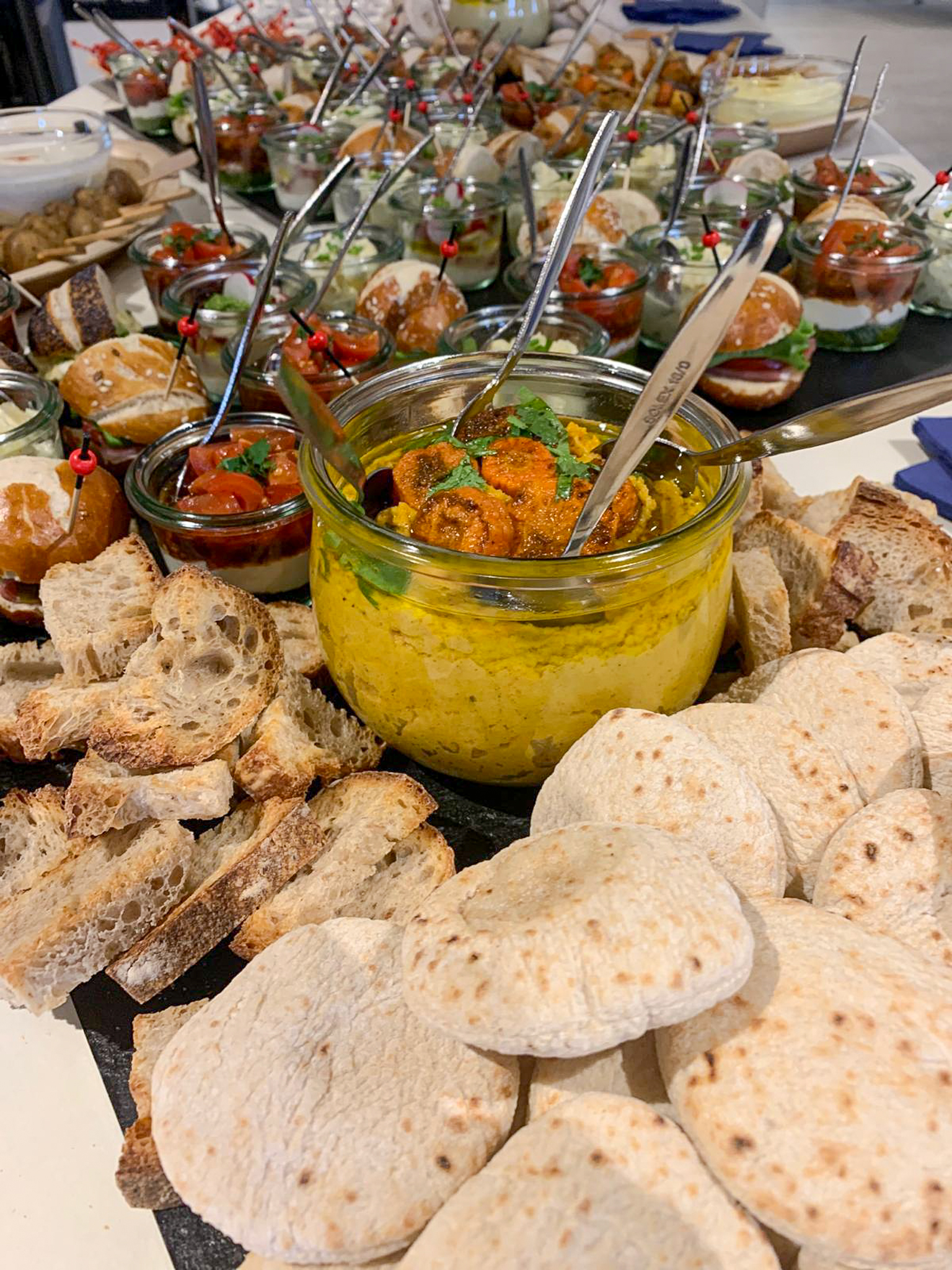 Houmous_tartinades_apéritif_traiteur_fribourg_lapetitecantine